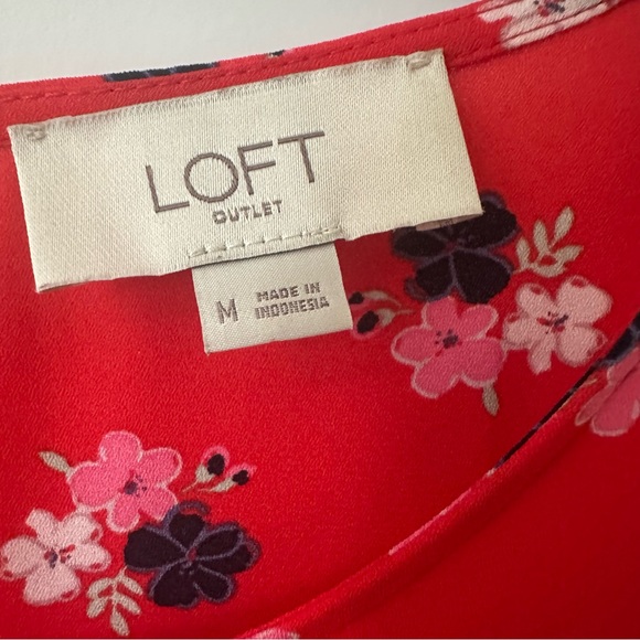 LOFT Red Floral Blouse - Picture 2 of 6